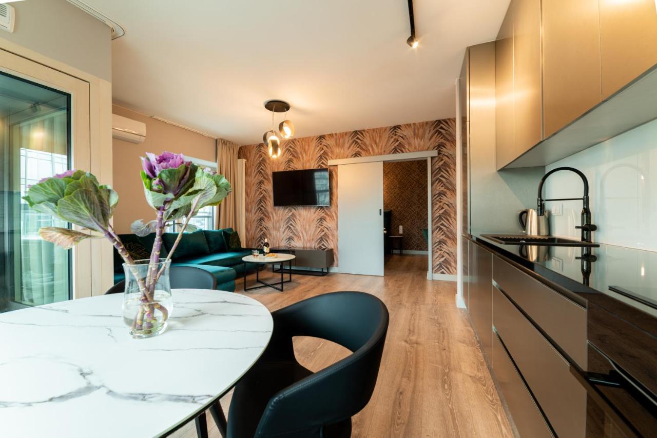 Mennica Residence Luxury Location Варшава Екстер'єр фото