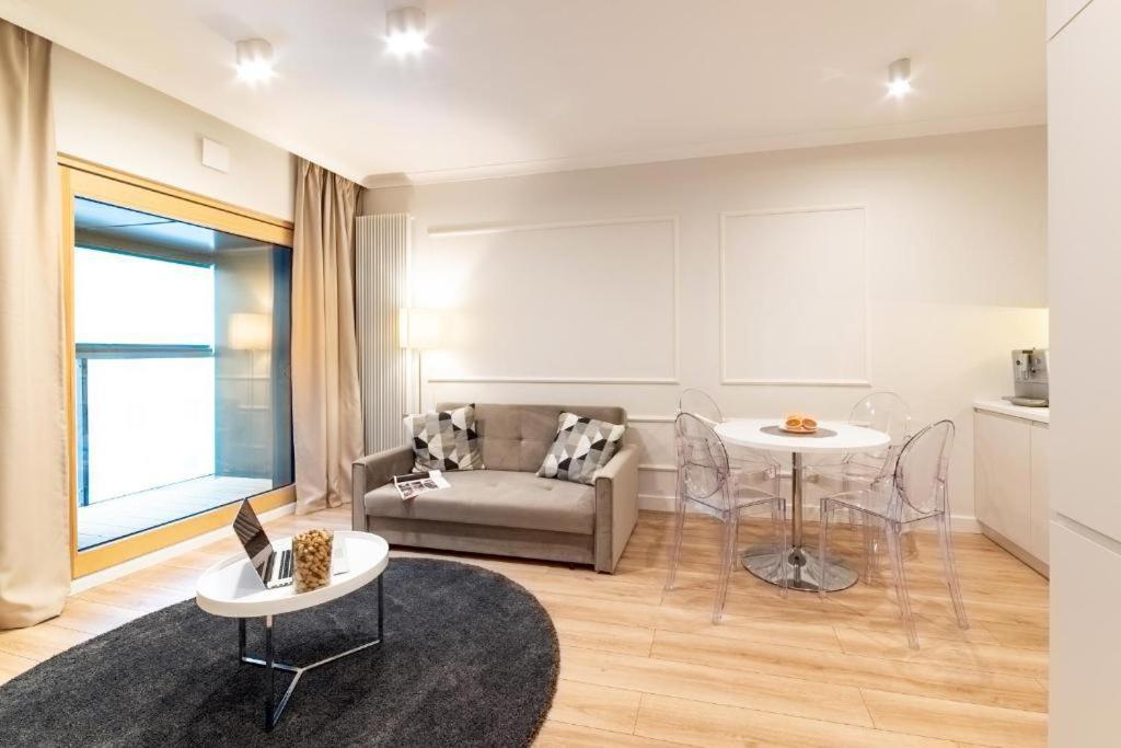 Mennica Residence Luxury Location Варшава Екстер'єр фото